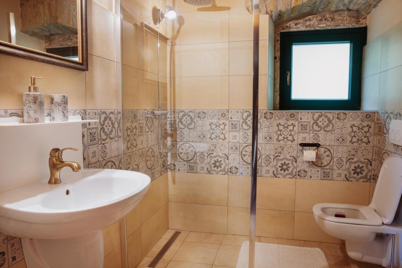 Apartmaji Pajer โคเปร์ ภายนอก รูปภาพ