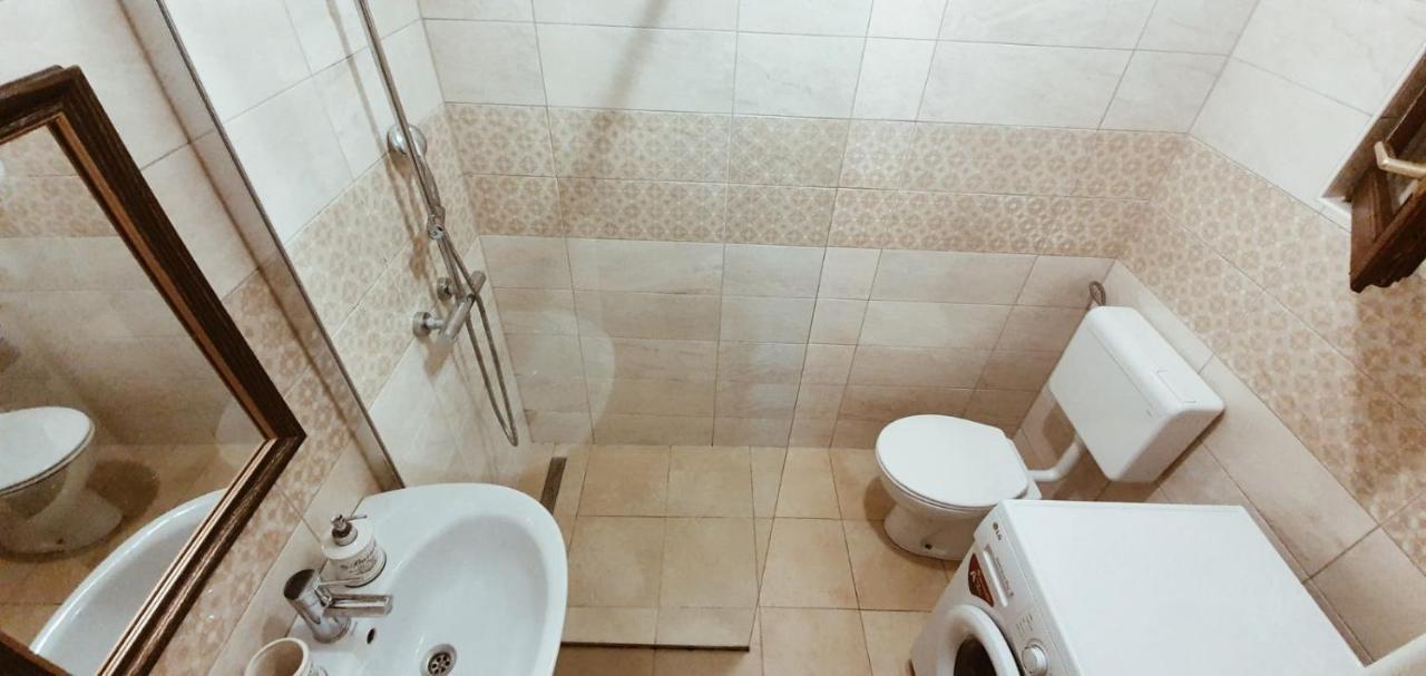 Apartmaji Pajer โคเปร์ ภายนอก รูปภาพ